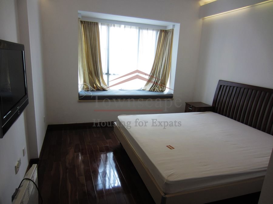 expat housing Shanghai Excellent 4 bedroom apartment in 1 Park Avenue Jing an