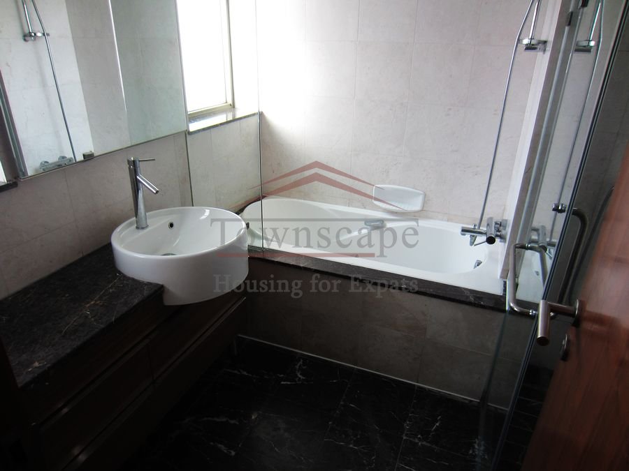 Rent a house in Shanghai Excellent 4 bedroom apartment in 1 Park Avenue Jing an