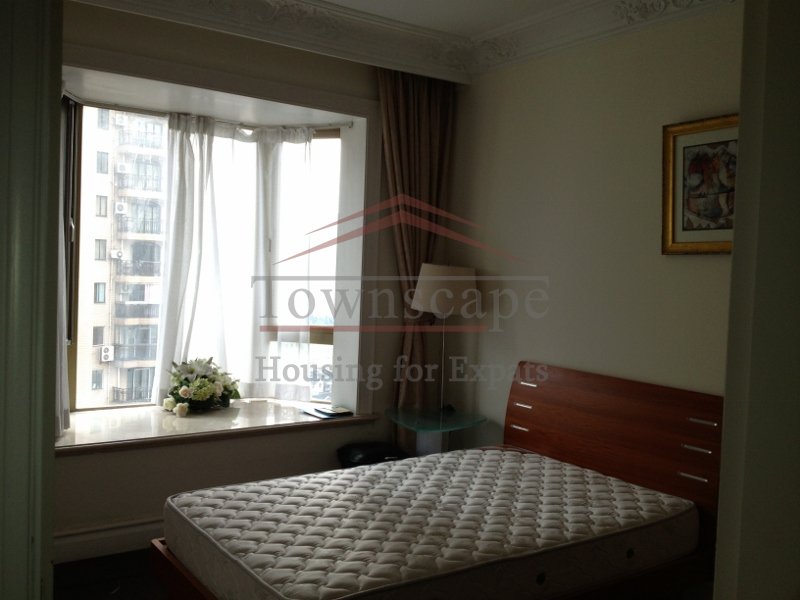 rent in shanghai Great 2 Bedroom apartment w/ Pool & Gym line 10 Yuyuan garden