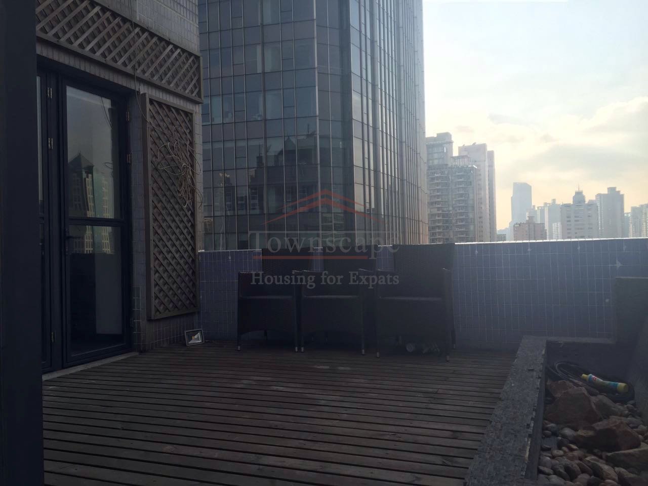 rent apartment in shanghai Excellent Modern 2 Bed Apartment w/ Roof Terrace Changshu L1/7