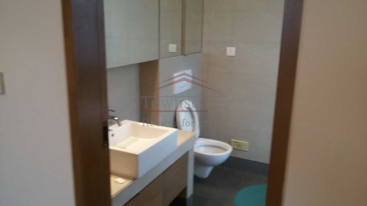 expat housing shanghai Excellent  3-2-2 Apartment in Xujiahui Line 1/9/11