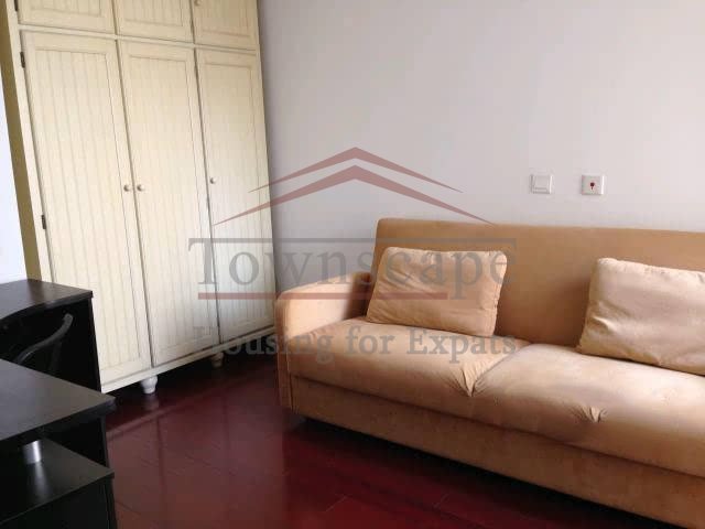 Shanghai apartments Great 2 Bed Apartment 2 mins from Zhongshan park Line 2/3/4