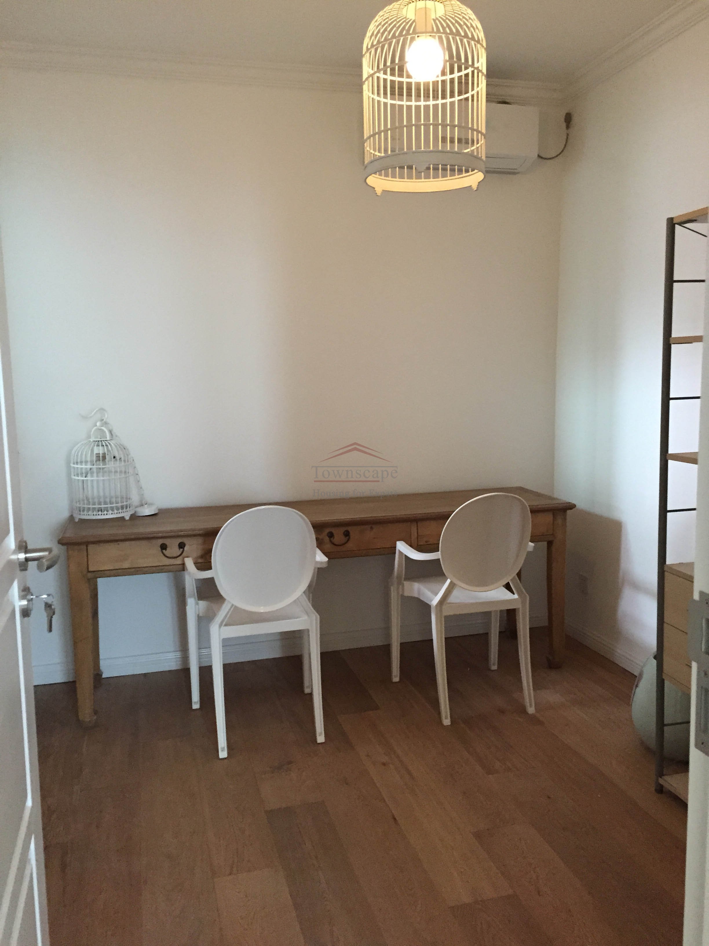 Shanghai apartment Renovated 5 BR Apartment in Central Shanghai Line 1