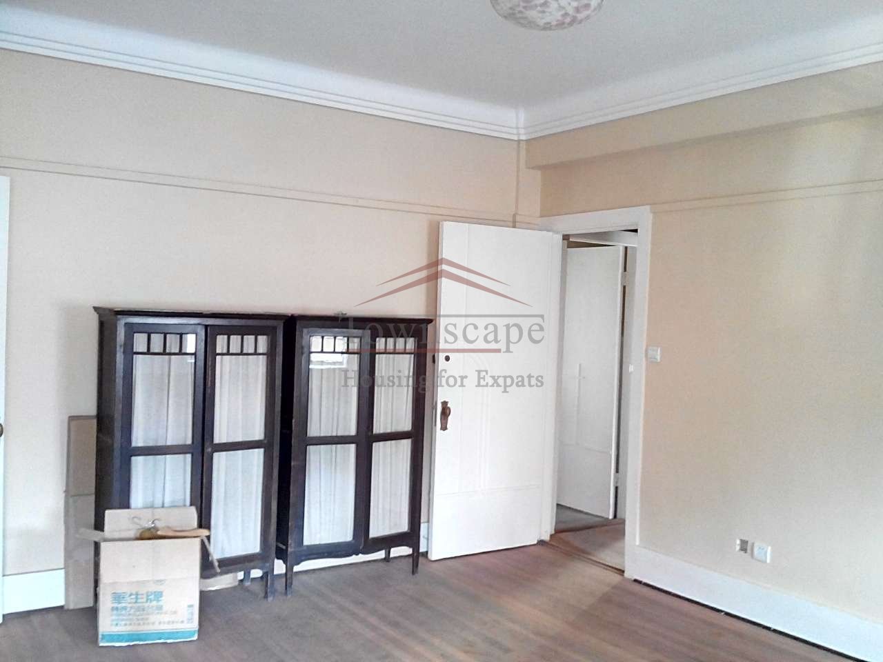  Perfect 2 Bedroom Lane House in Central Shanghai South Shanxi rd L1&10