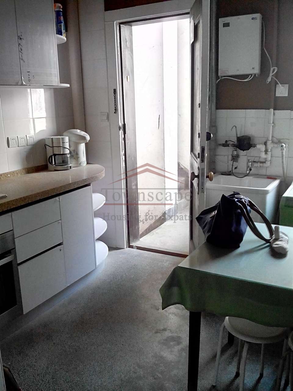 Shanghai apartment for rent Perfect 2 Bedroom Lane House in Central Shanghai South Shanxi rd L1&10