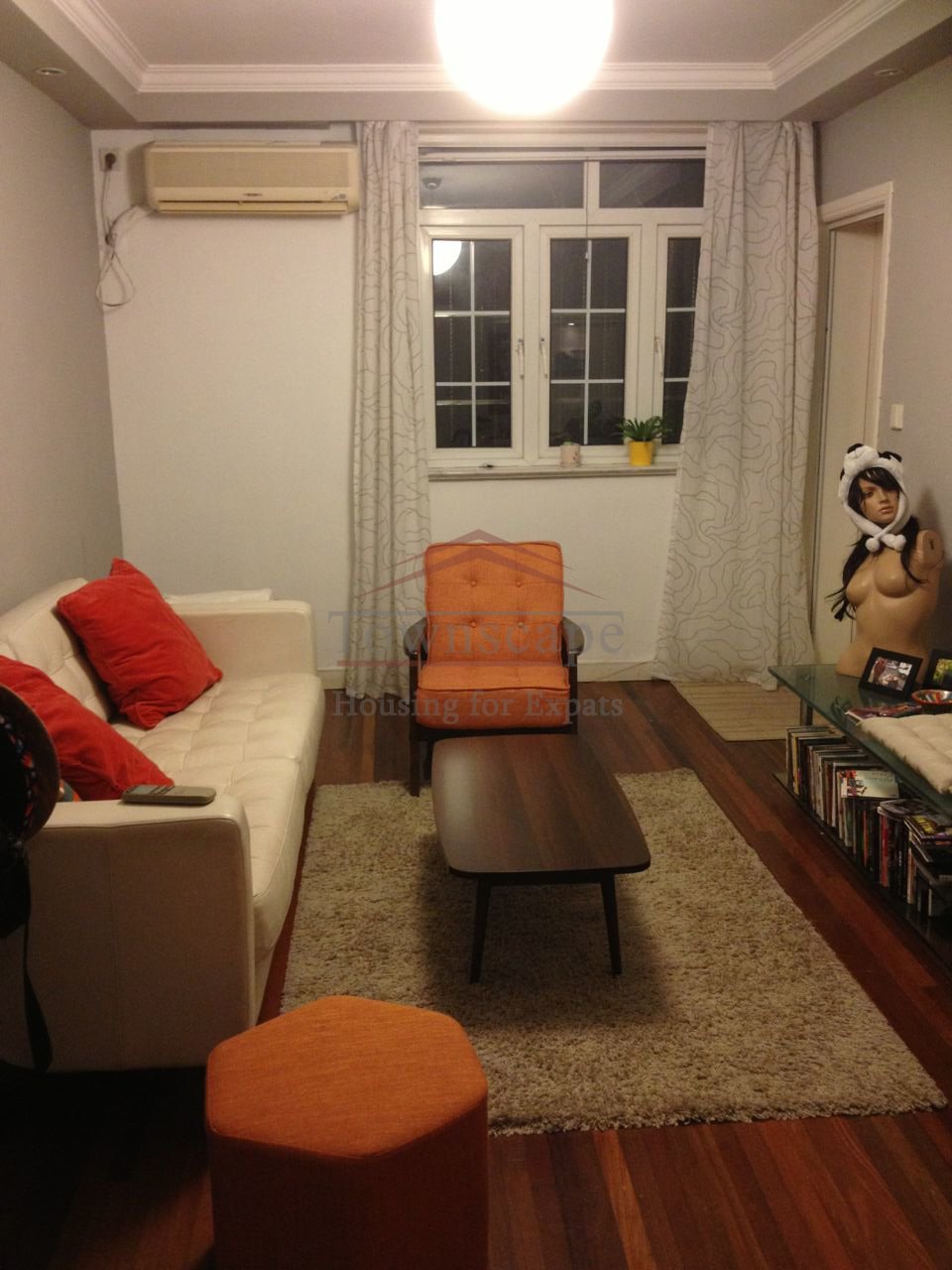 expat housing Shanghai Well Priced 2 Bedroom Lane House w/garden French Concession L1