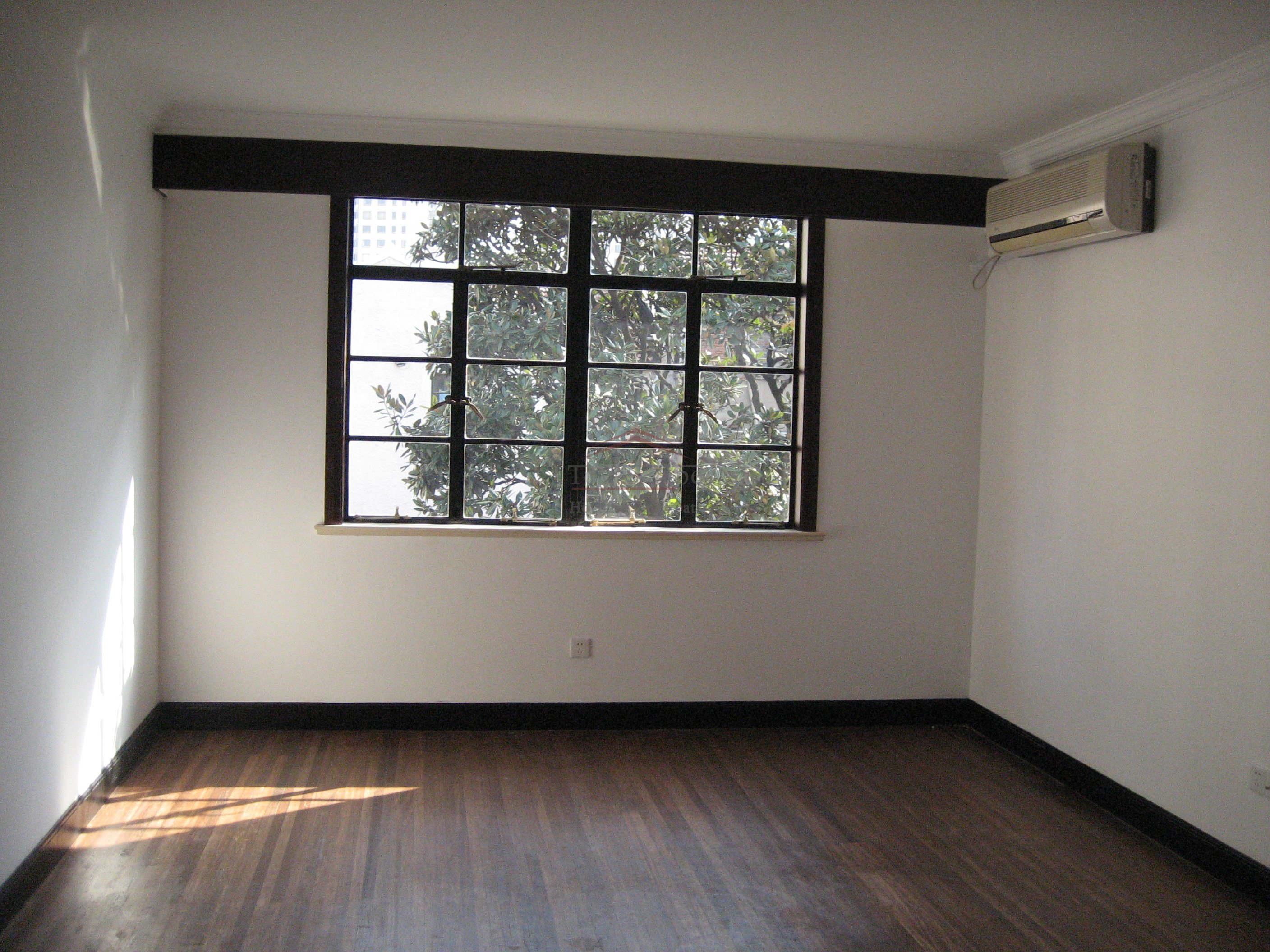 rent in shanghai Brilliant 3 Bedroom Lane House French Concession L1 Hengshan