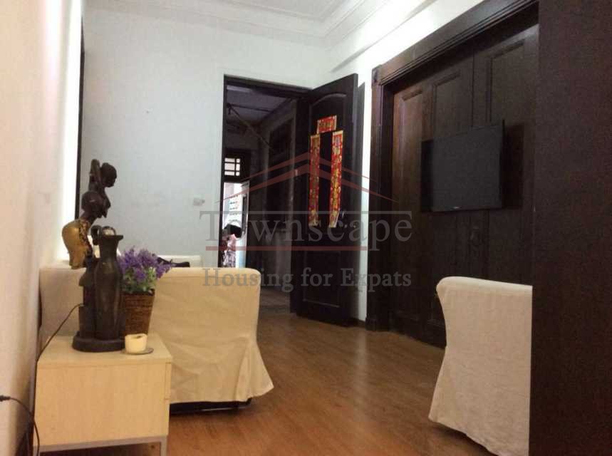 expat housing shanghai Great 1 Bed Lane House w/Garden L11/2 Jiangsu road