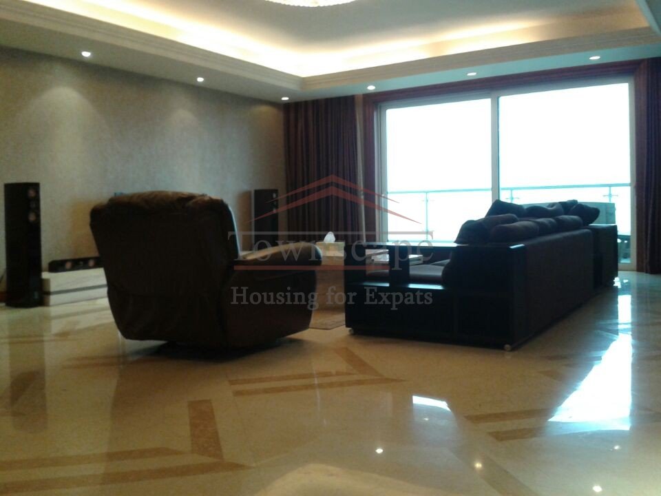 pudong apartment Huge Luxury 2 BR apartment Lujiazui w/ gym,pool,etc
