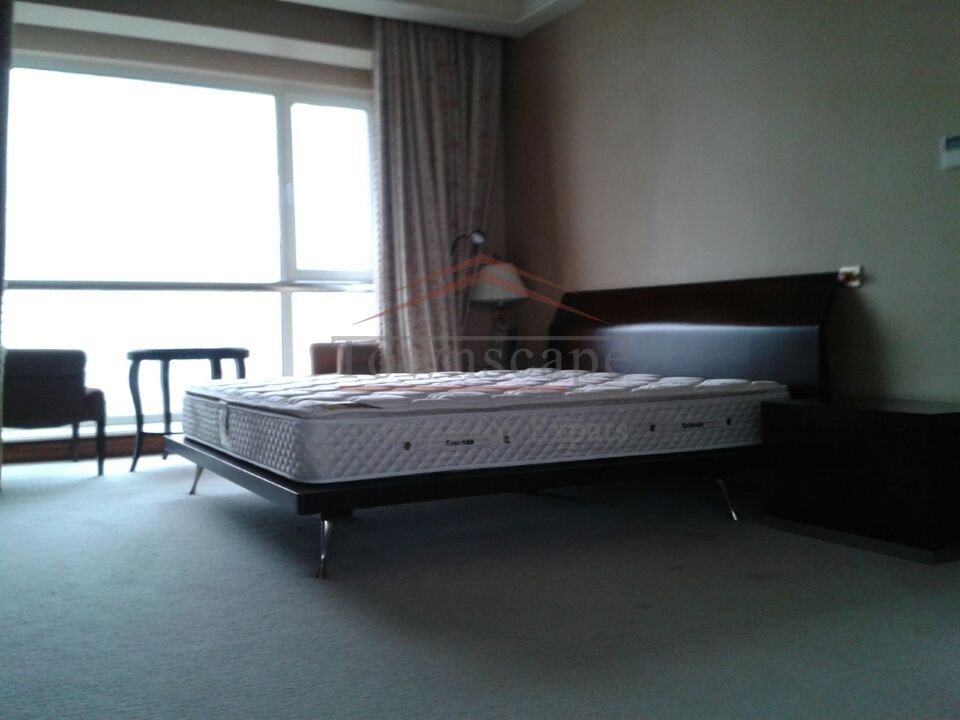 shanghai apartment Huge Luxury 2 BR apartment Lujiazui w/ gym,pool,etc