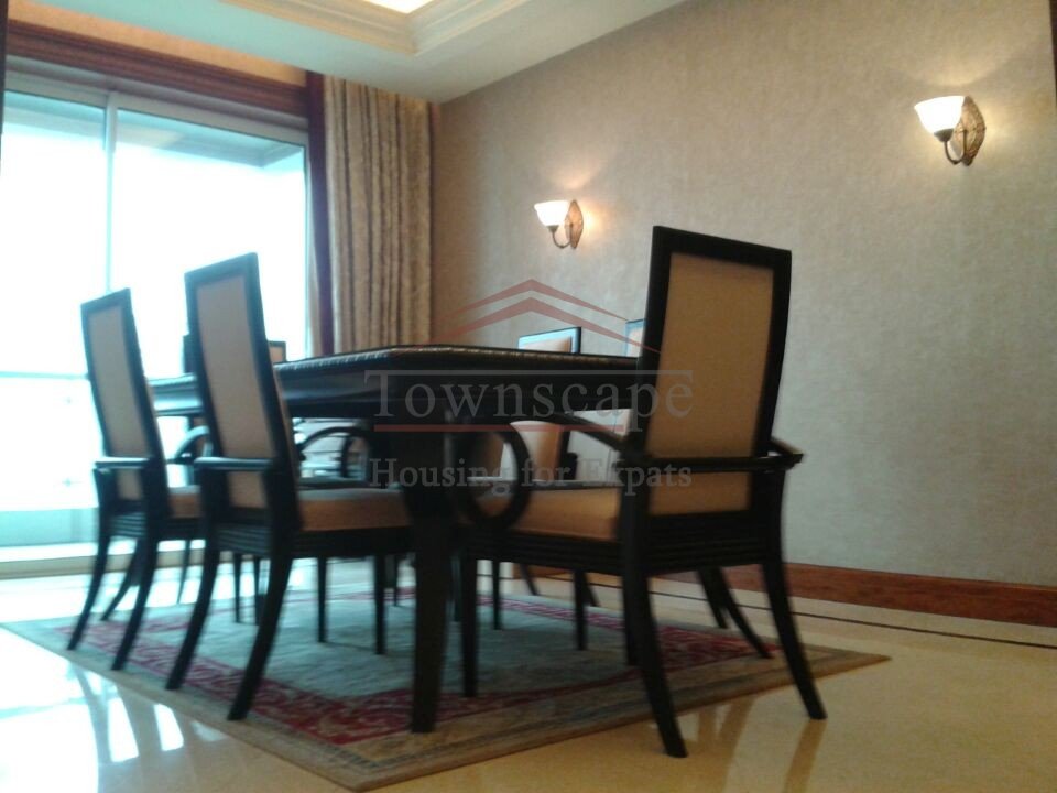 rent in shanghai Huge Luxury 2 BR apartment Lujiazui w/ gym,pool,etc