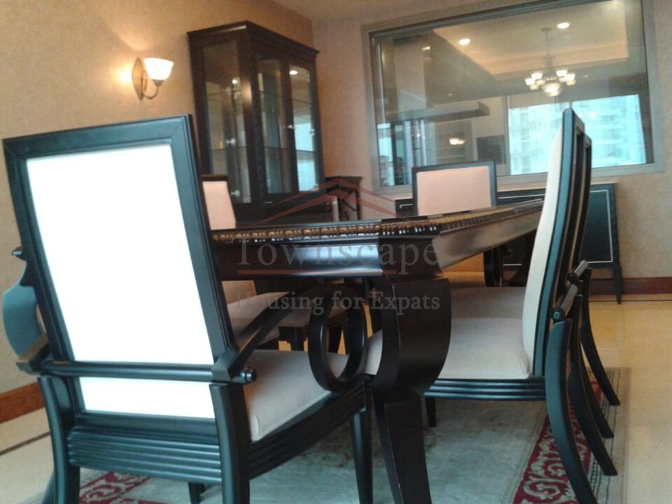 shanghai apartment Huge Luxury 2 BR apartment Lujiazui w/ gym,pool,etc