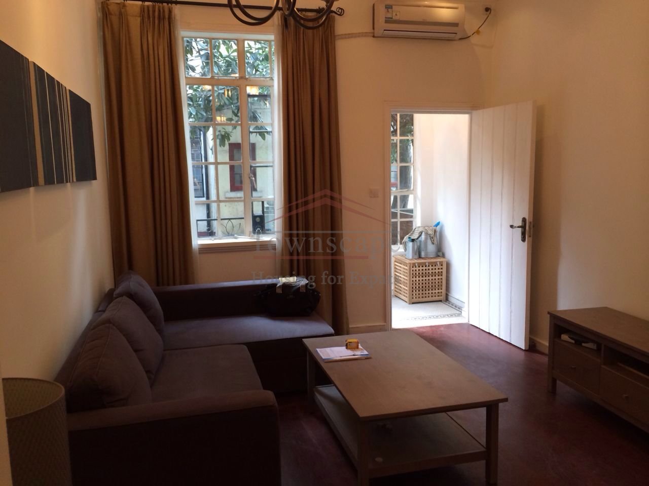 expat housing shanghai Perfect 1BR Lane House for Rent Yongjia rd Metro L1