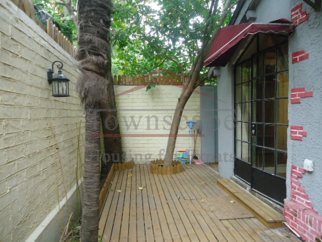 Shanghai apartment rental Stunning 1 Bed Lane house on Yongjia Road near Metro L1