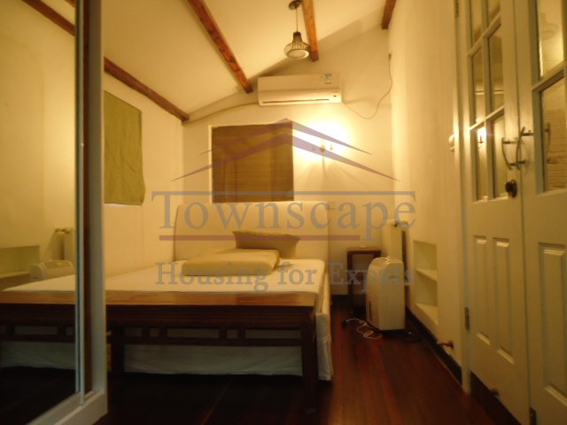 Rent in shanghai Stunning 1 Bed Lane house on Yongjia Road near Metro L1