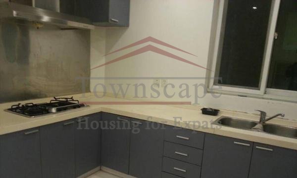 Shanghai Housing Excellent 2 bedroom apt Hongqiao area line 10