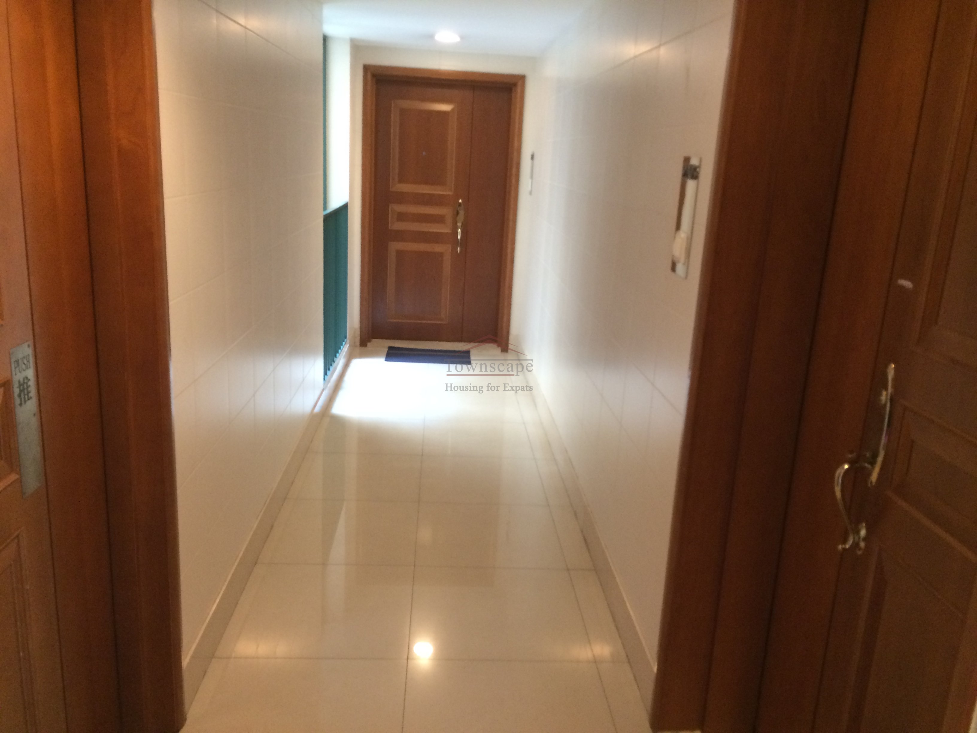  Excellent 2 BR Apartment for rent in Xujiahui Oriental Manhattan