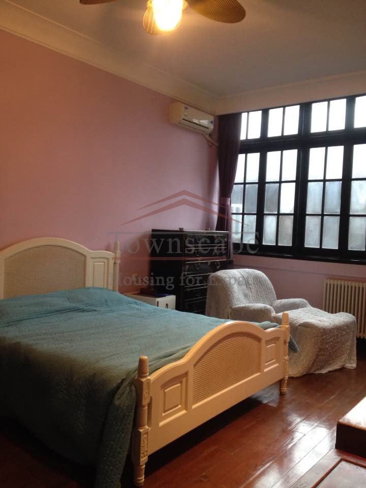 expat housing Shanghai Excellent 2 Bed Old Apt. West Nanjing Road near Metro L 1/2/8