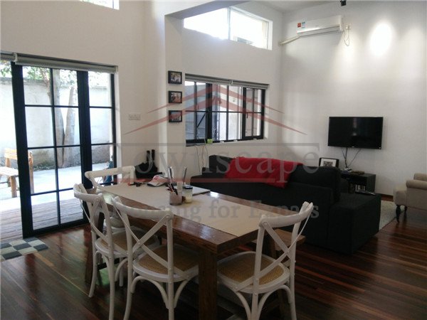 Shanghai apartment Fantastic 3 BR Lane House w/ garden South Shanxi Rd