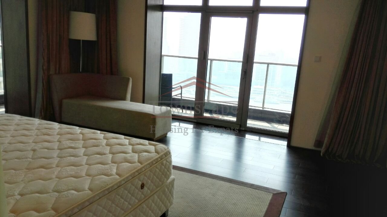 shanghai apartment Huge 4 Bedroom Apartment Lujiazui with Bund view