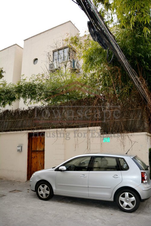 expat housing shanghai Spacious 2 Bed Lane House in Shanghai French Concession L1/7/10