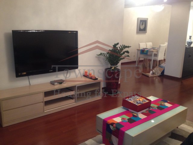  Fantastic 3 BR Apartment in Yanlord town Pudong L9