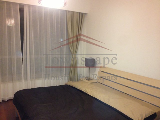  Fantastic 3 BR Apartment in Yanlord town Pudong L9