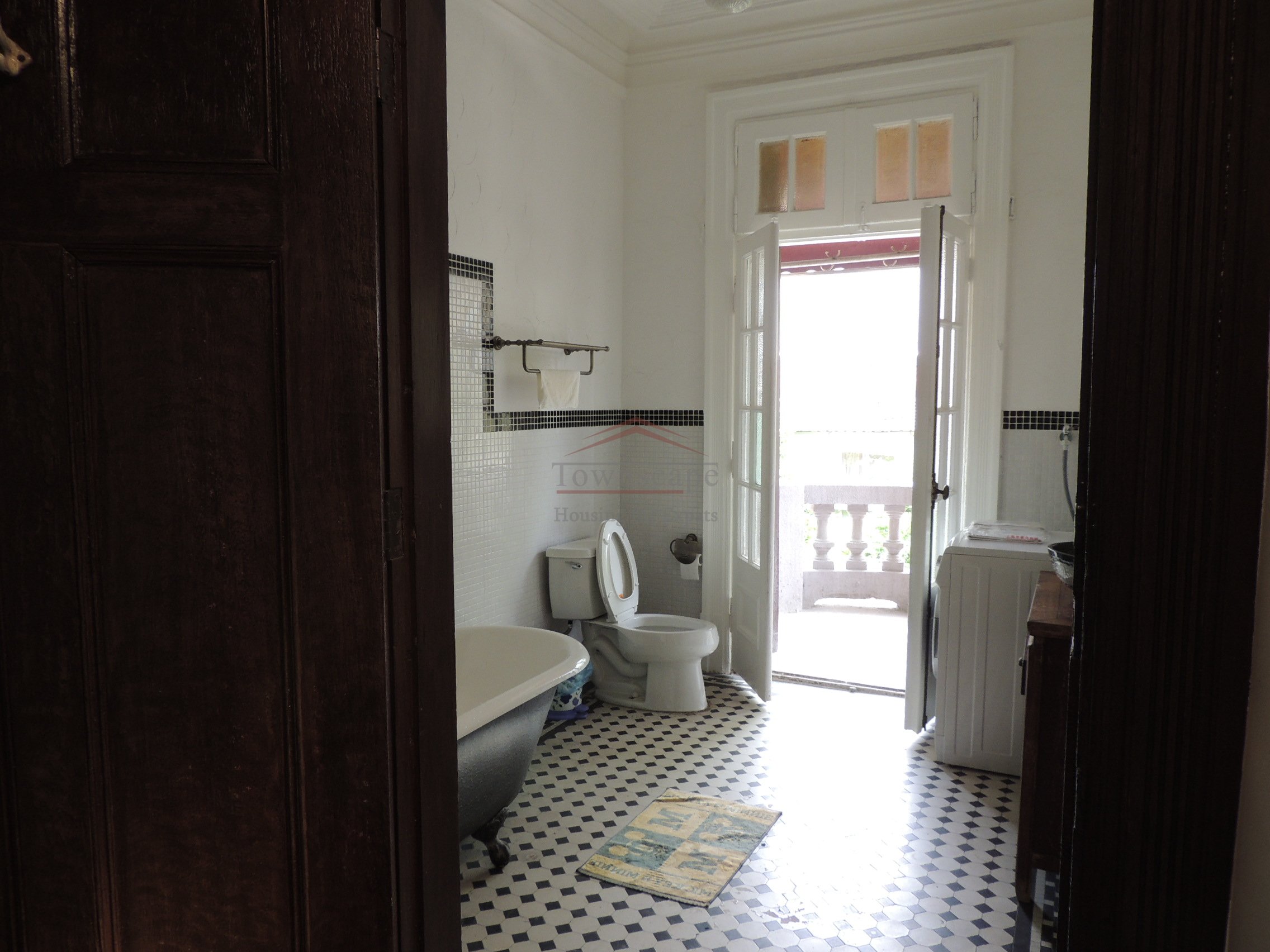 Apartment in Shanghai Fantastic 3 Bed Lane House on Fuxing road Shanghai French Concession