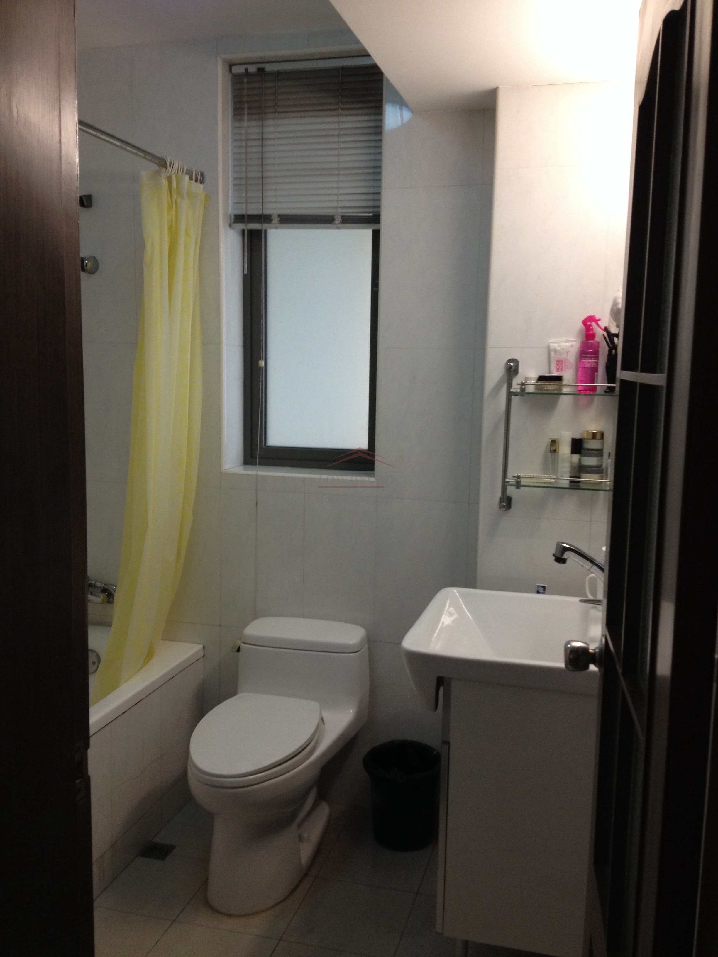 rent apartment Fantastic 2 bedroom Apartment in Downtown Shanghai