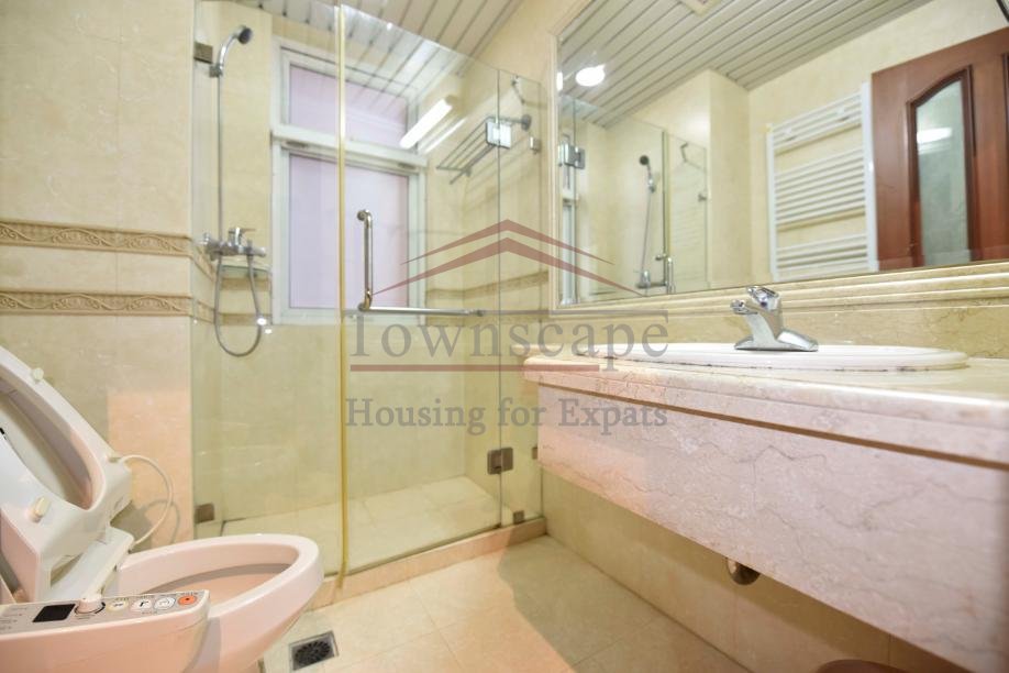 apartment Beautiful 3 Bed Xujiahui apt w/study and maids room