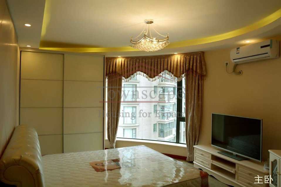  Well Priced 3 Bed Apartment with Huangpu View