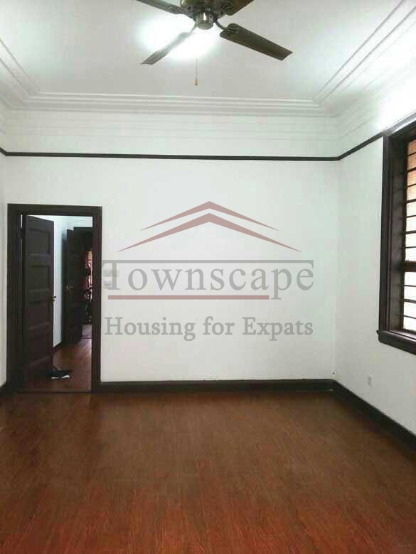  Excellent 2 bedroom Lane Apartment with garden Line 2