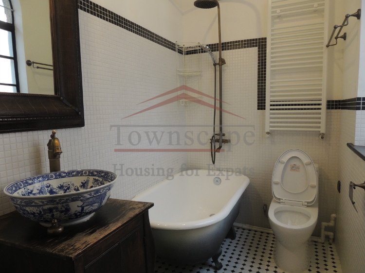  Beautiful 2 bedroom Lane House in Shanghai French Concession