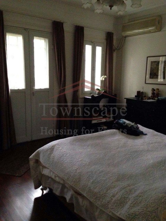  3 bedroom house in Jing An with garden