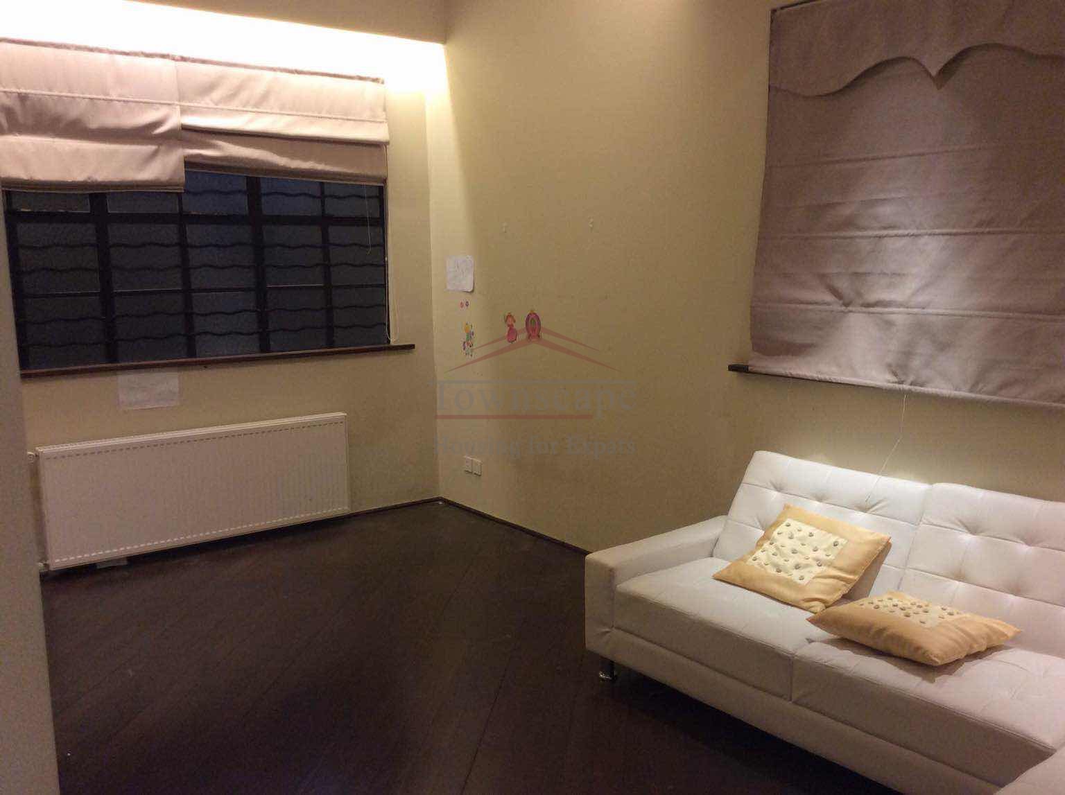 apartment in Shanghai Great 3 BR apartment near Changshu metro line 2&7 wall heating