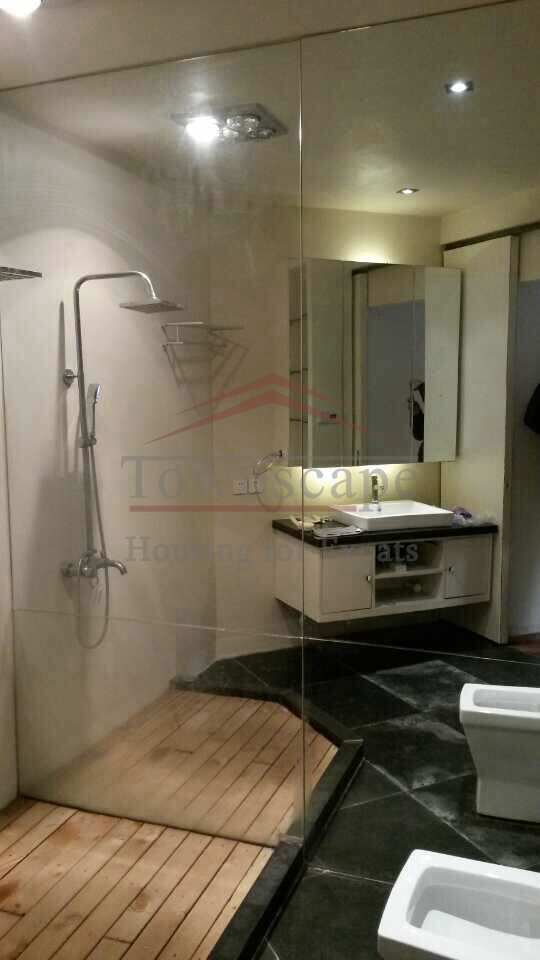  Excellent 2 bedroom apartment near the bund w/terrace