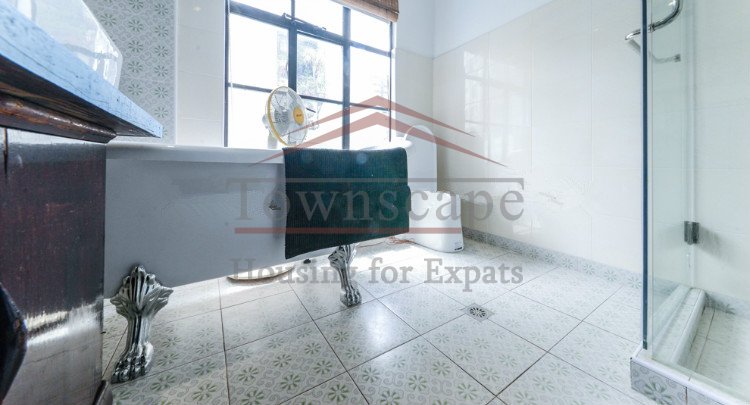  Beautiful 2 BR lane house near peoples square