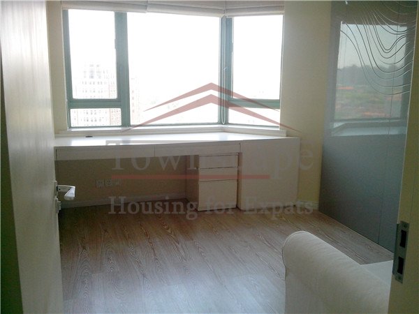  Excellent 3 Bed Apt. in Central Residence Shanghai w/ floor heat