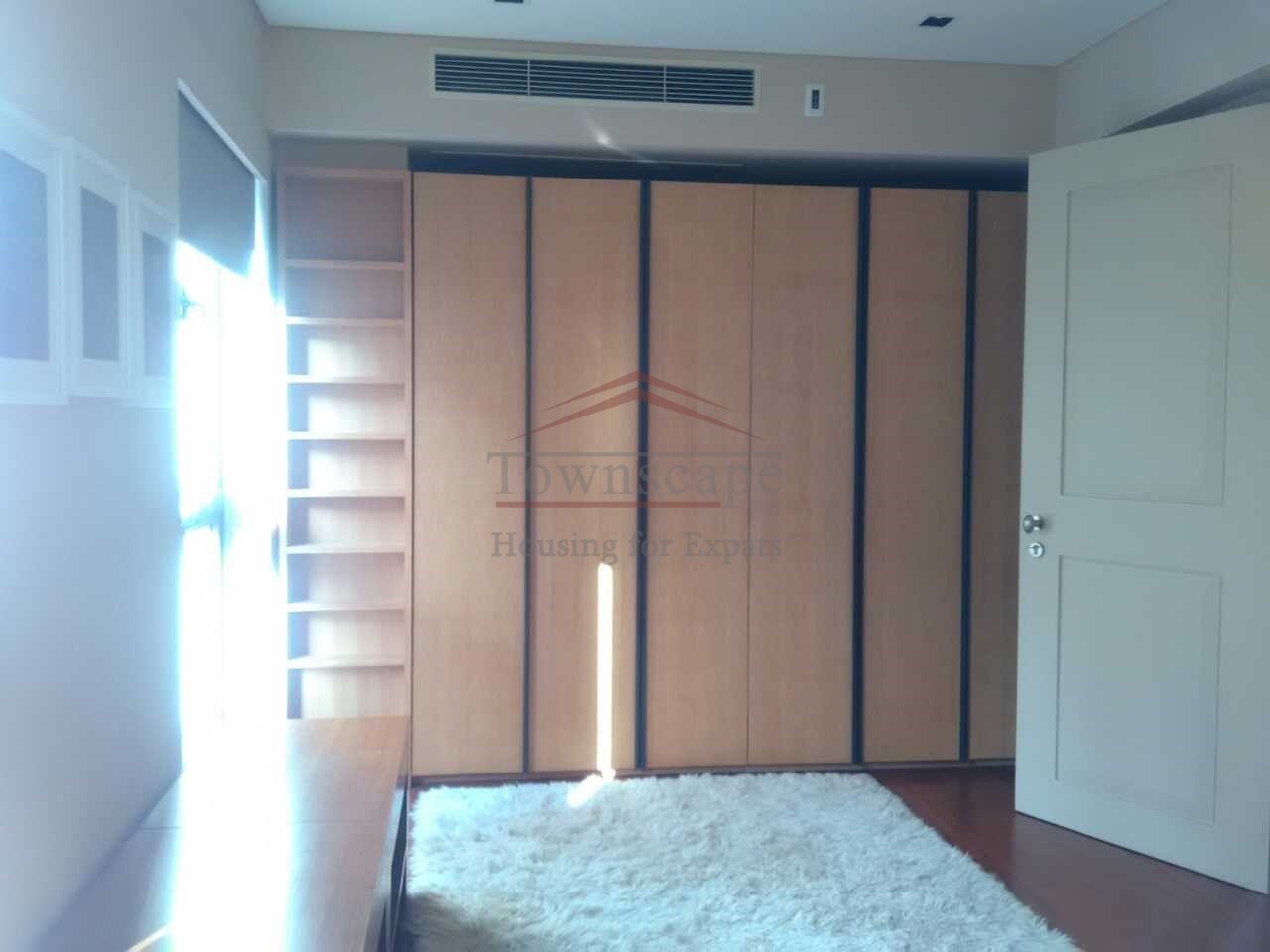  2 Bed luxury Apt. in Xintiandi area w/ pool etc.