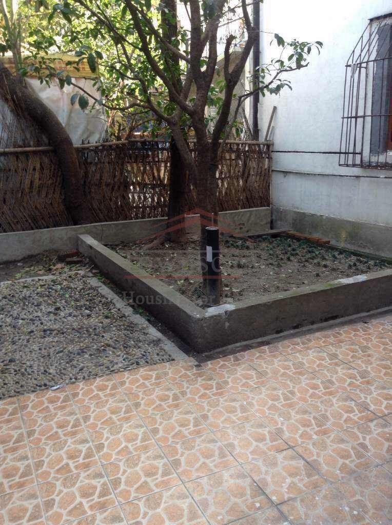  Excellent 2 bedroom Lane house on Yongfu road w/yard