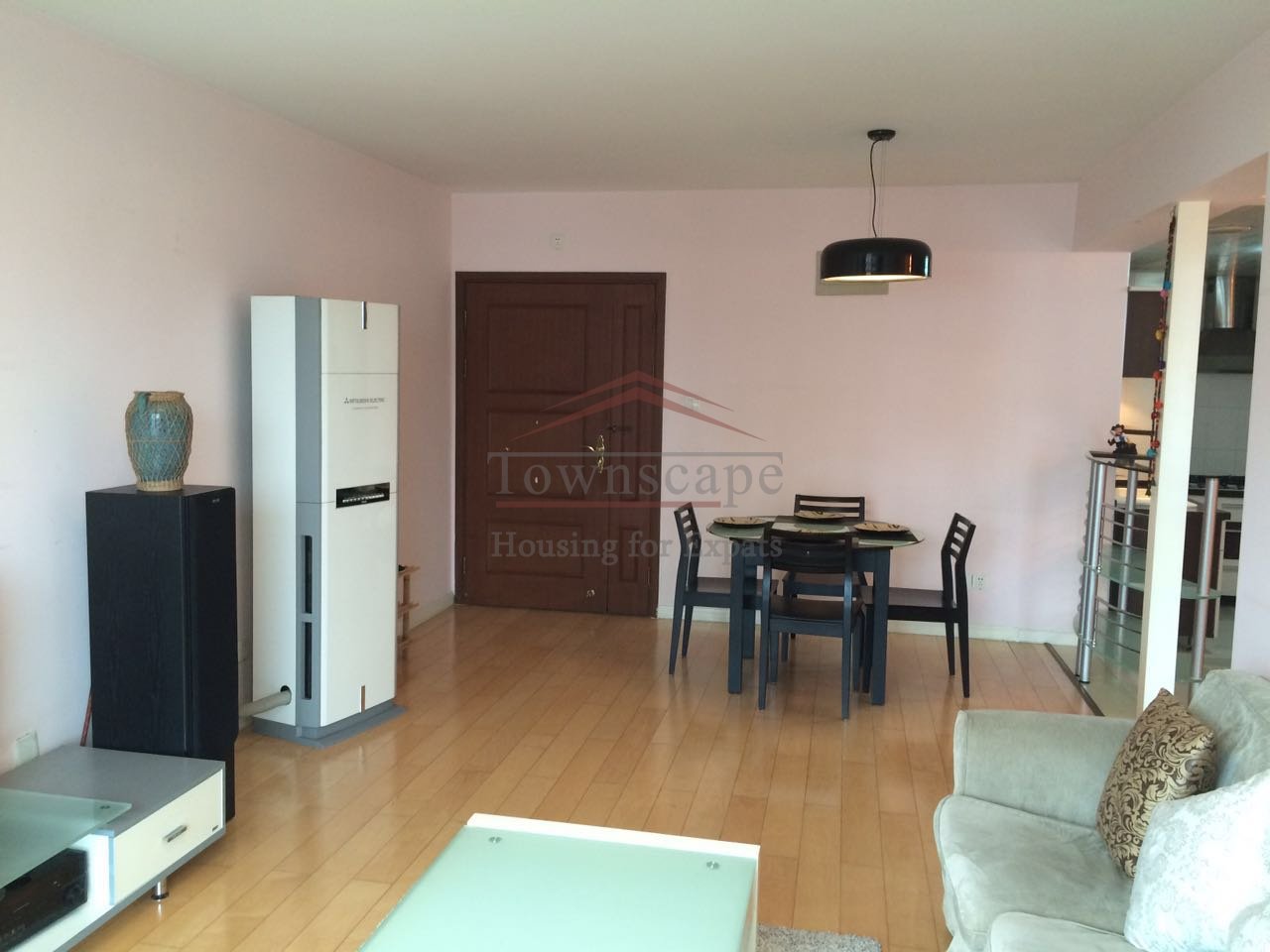  Excellent 2 bedroom Apt. in Shanghai French Concession