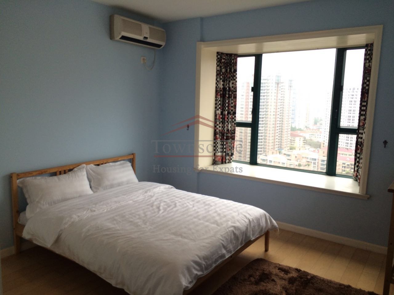  Excellent 2 bedroom Apt. in Shanghai French Concession