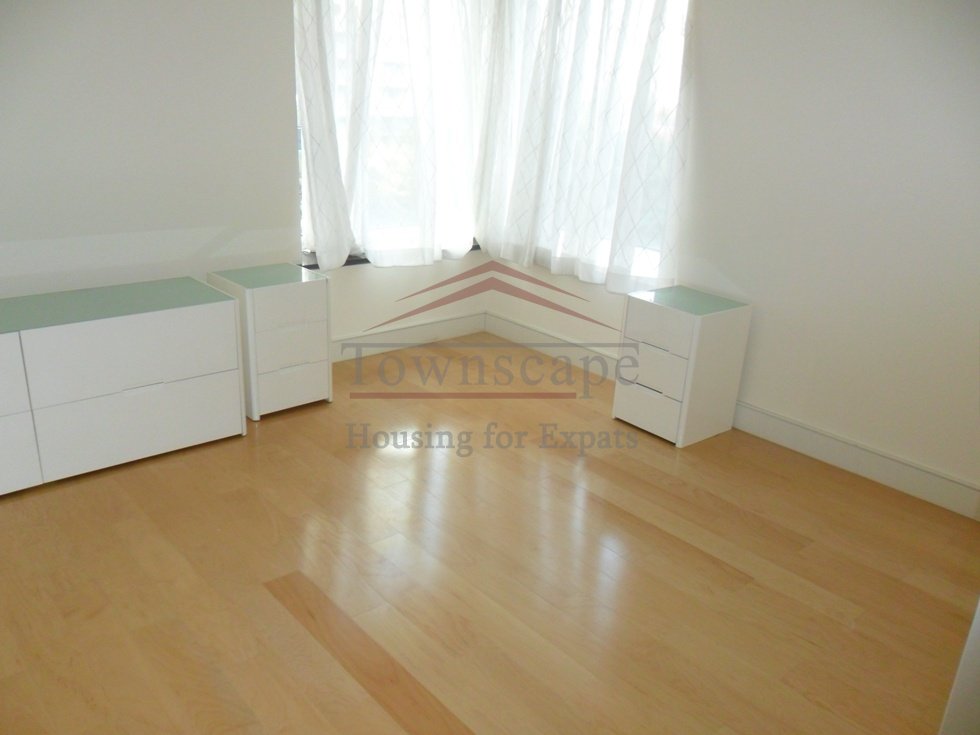  Spacious 3BR Apartment for rent in Pudong Residential Area