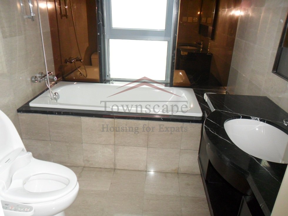  Spacious 3BR Apartment for rent in Pudong Residential Area