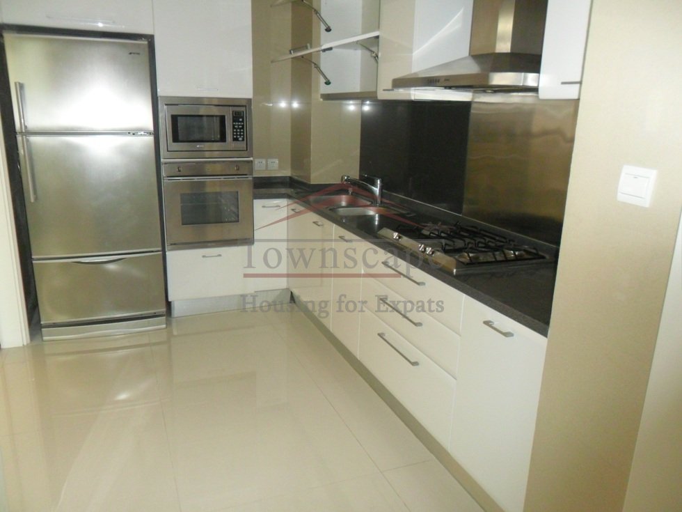  Spacious 3BR Apartment for rent in Pudong Residential Area