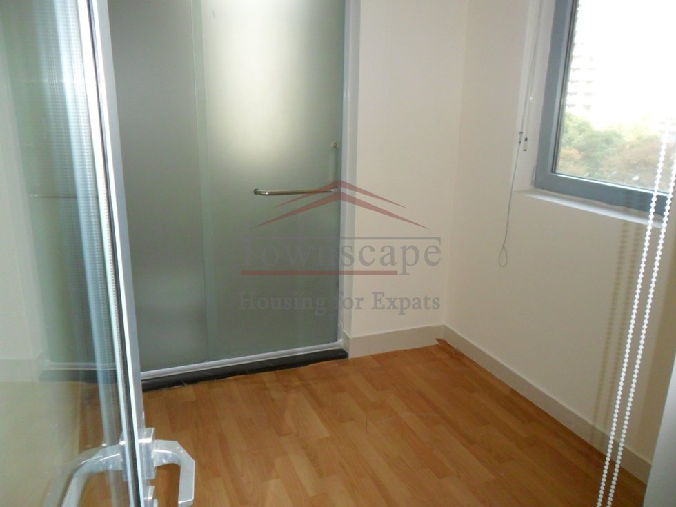  Spacious 3BR Apartment for rent in Pudong Residential Area