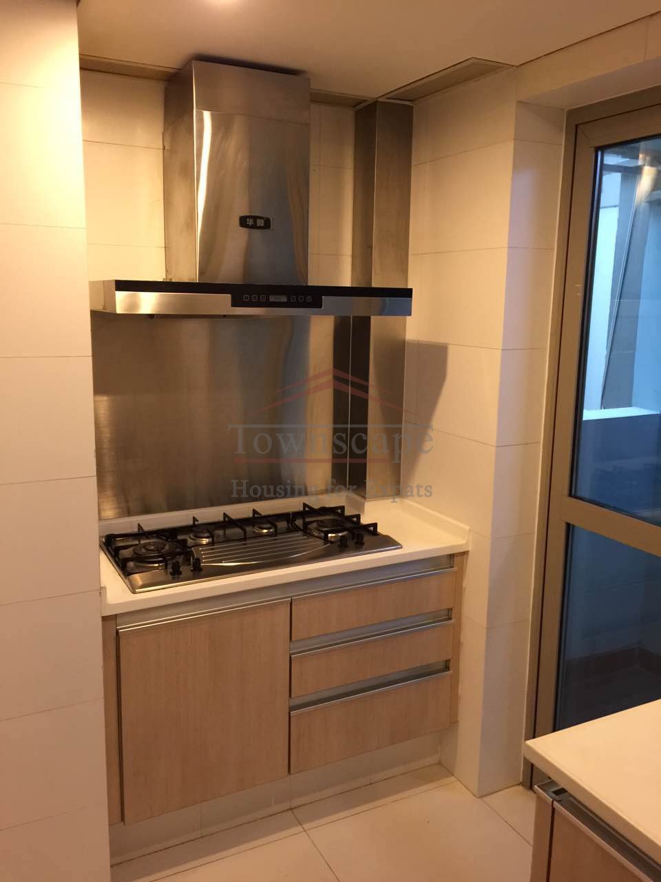  Spacious 2BR apartment for rent in Jing’an District