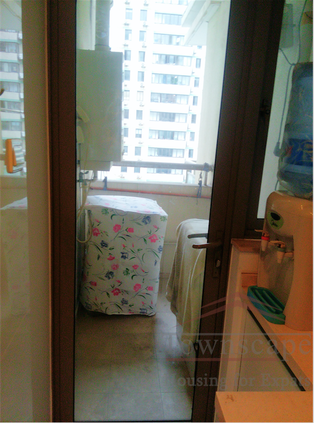  Nice 2BR apartment with balcony for rent in Xujiahui
