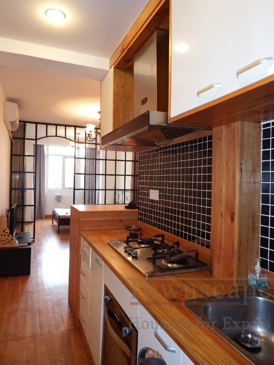  Amazing 1BR Lane House in Jing’an Temple Area