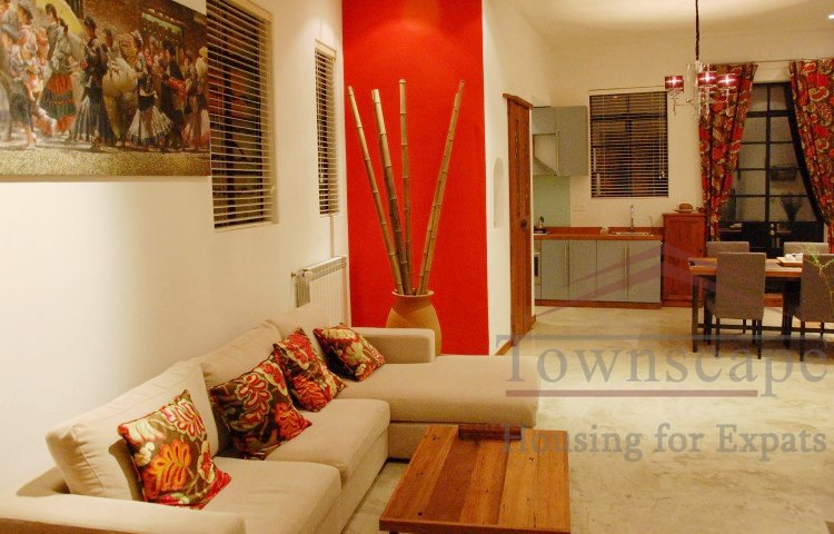  Excellent 2BR old apartment with private garden